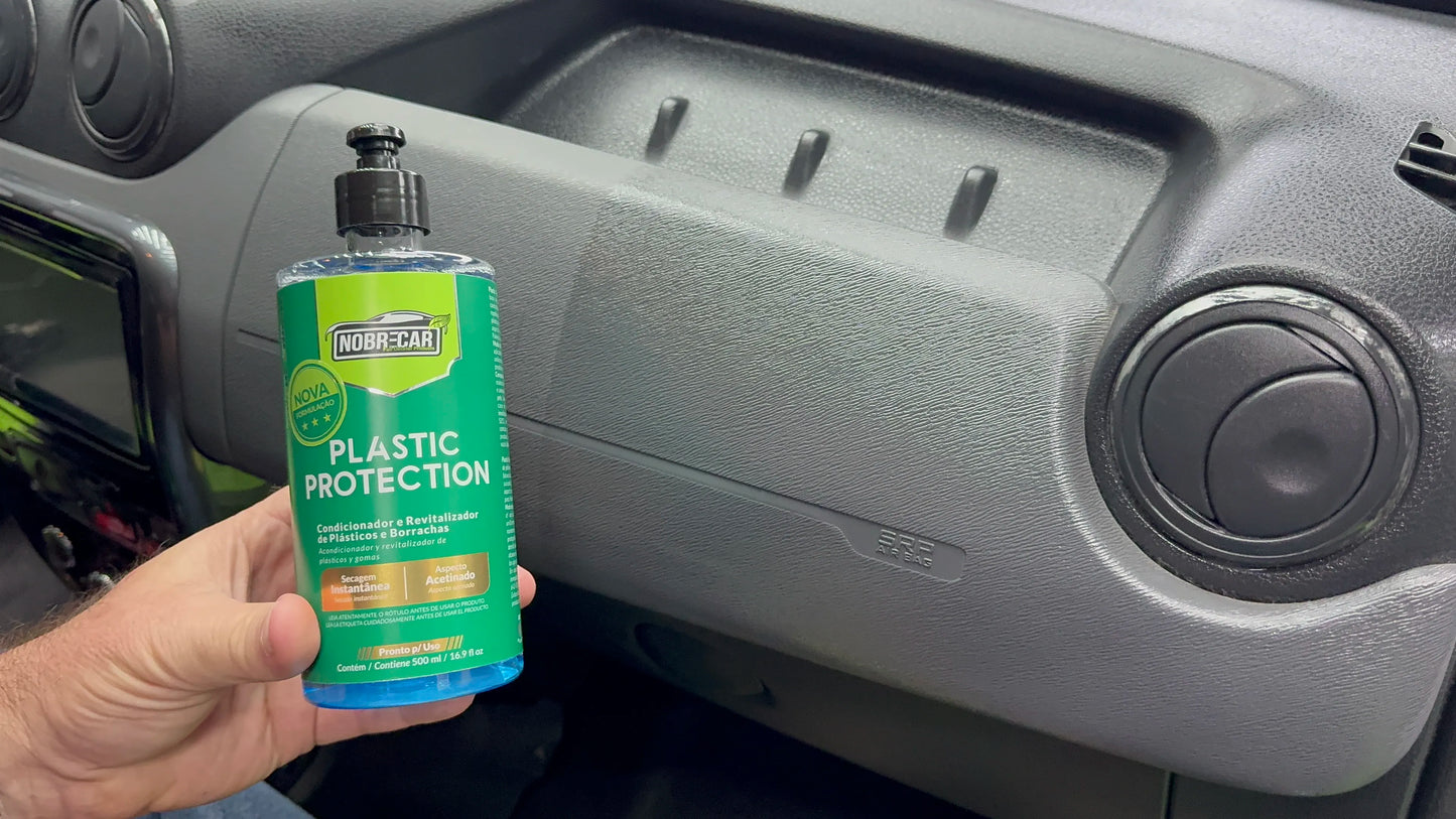 Restaurador de Plásticos de 6 meses - PLASTIC PROTECTION 500 ML