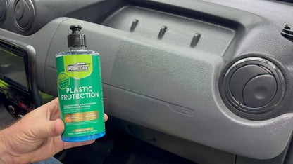 Restaurador de Plásticos de 6 meses - PLASTIC PROTECTION 500 ML